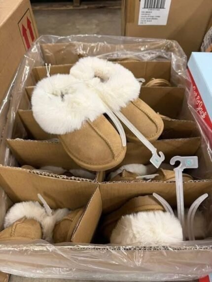 UGG MIXED SHOES & SLIPPERS PALLETS (200 pairs)